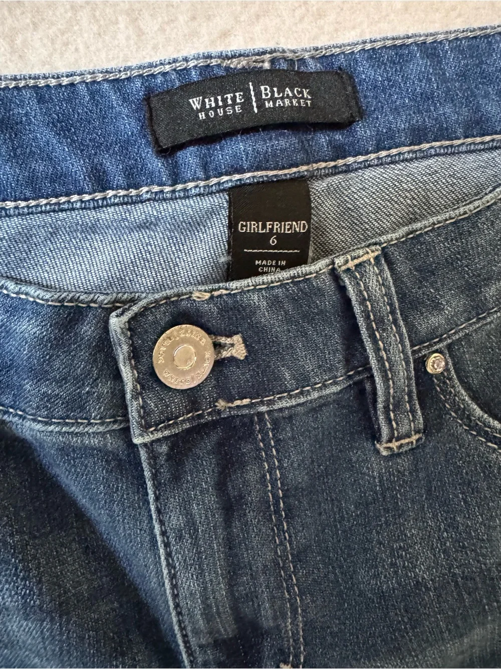 WHITE HOUSE BLACK MARKET Girlfriend Jeans Size 6 Embellished Patchwork Stretch